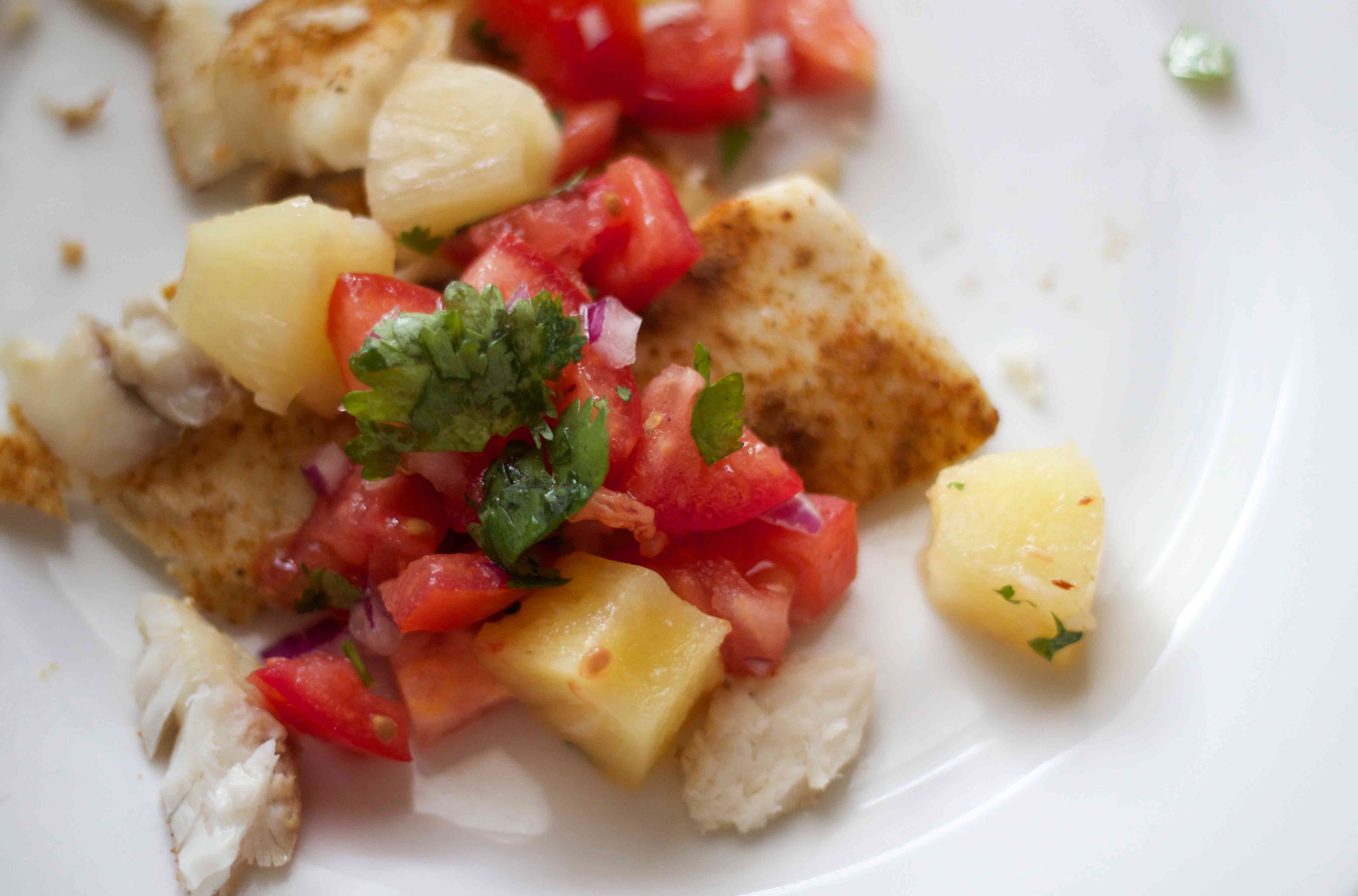 Tilapia with Pineapple Salsa // Weight Loss Surgery Recipes // Food Coach Me